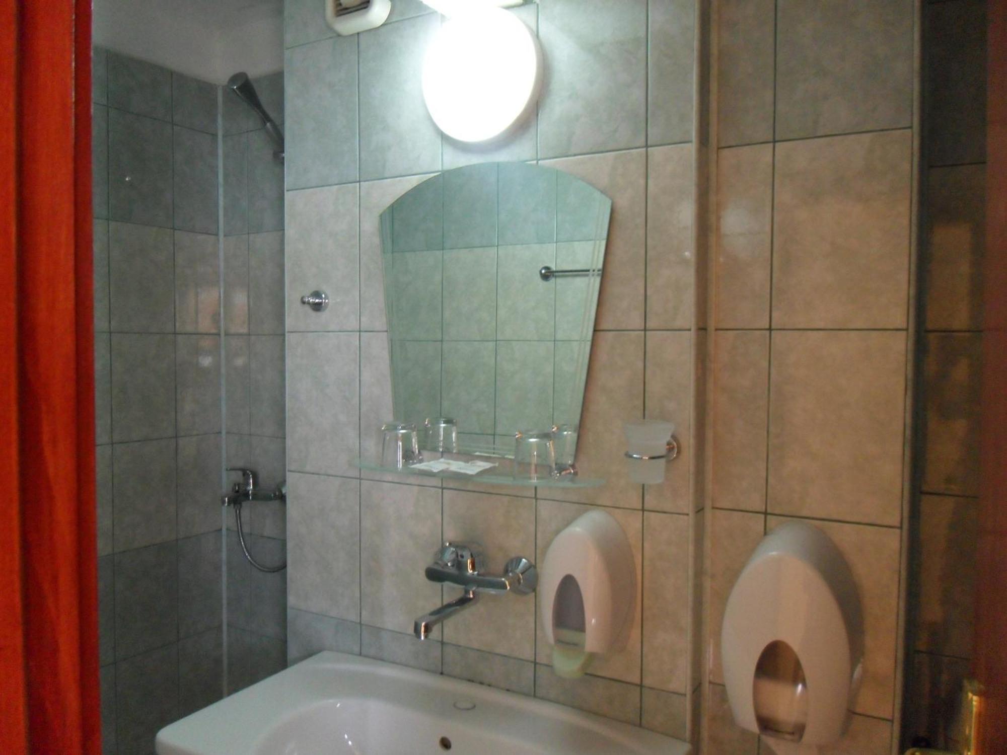 Guest House Hetodon سوزوبول الغرفة الصورة